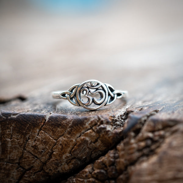 OM Celtic Ring