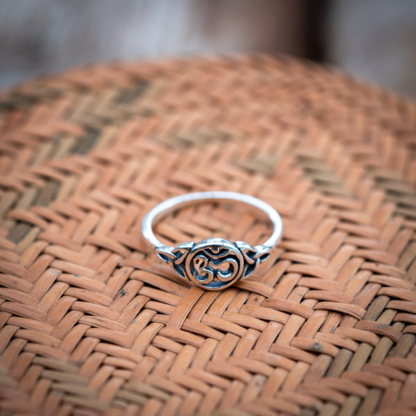 OM Celtic Ring
