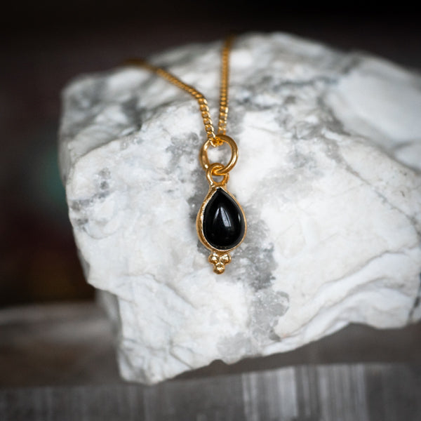 Dainty Gold Black Onyx Necklace