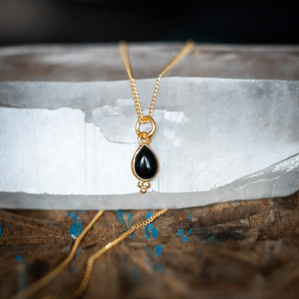 Dainty Gold Black Onyx Necklace