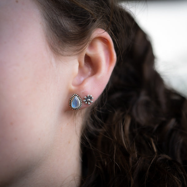 Dainty Flower Studs