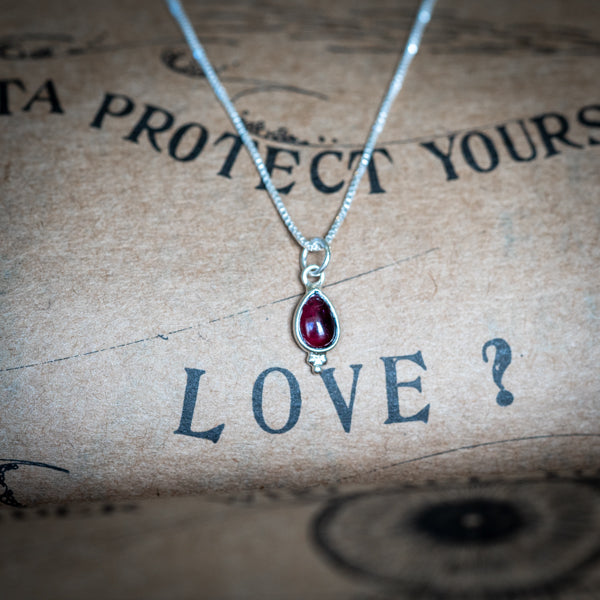 Dainty Garnet Necklace