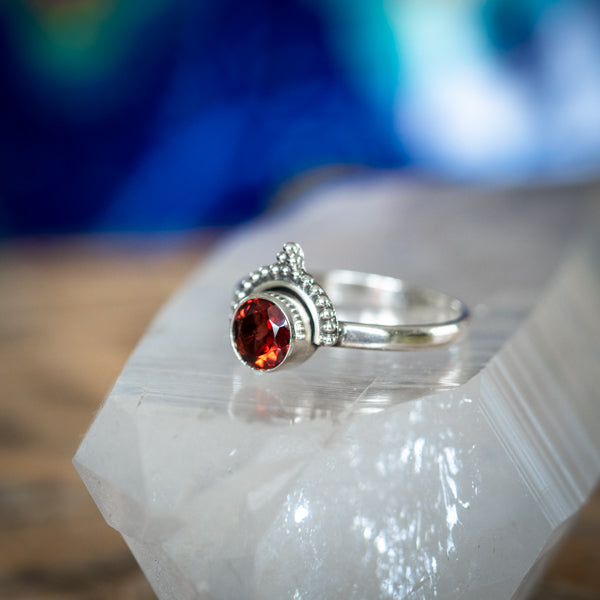 Ladies on sale garnet rings