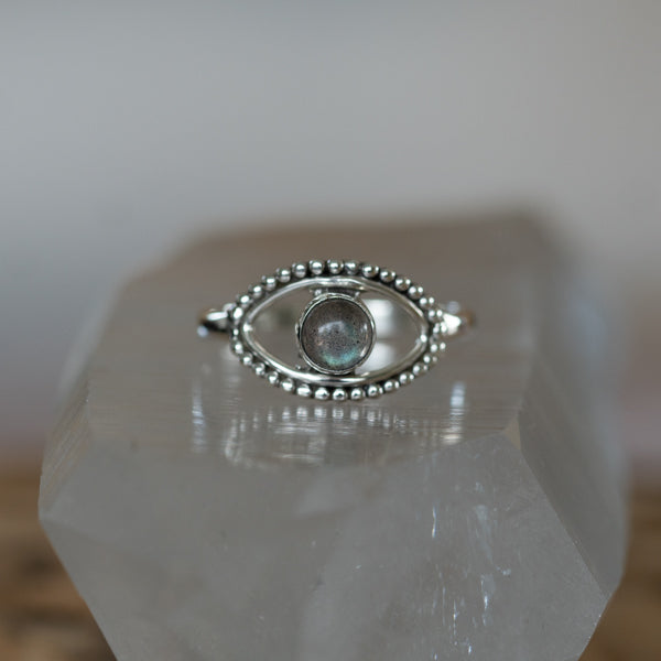 Eye Labradorite Ring