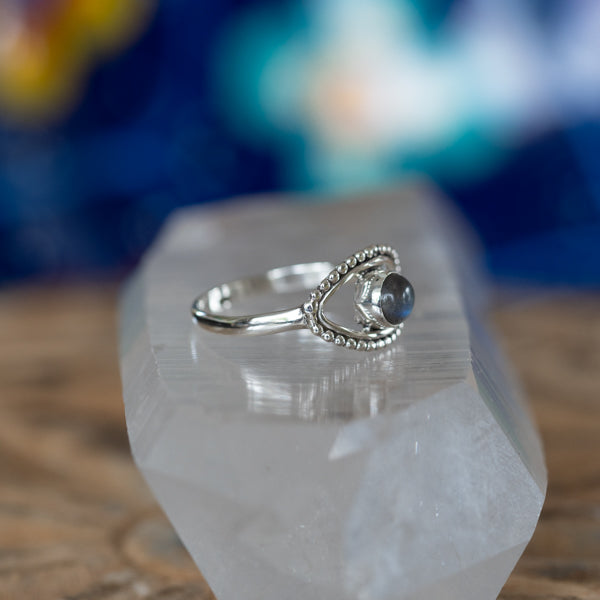 Eye Labradorite Ring