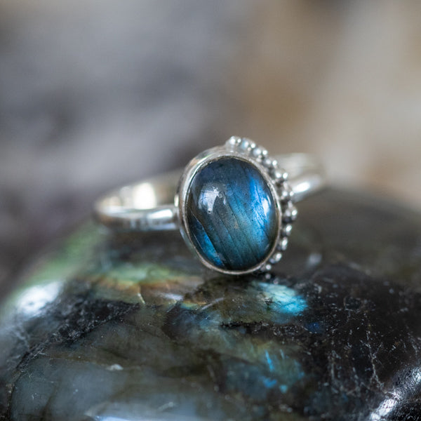 Rawa Labradorite Ring