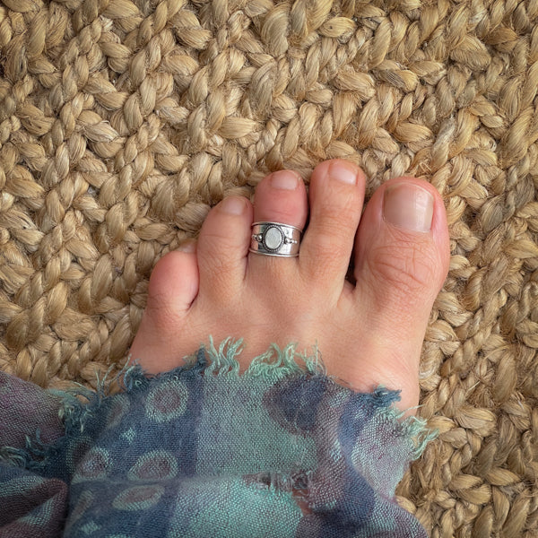 Moonstone Bali Toe Ring