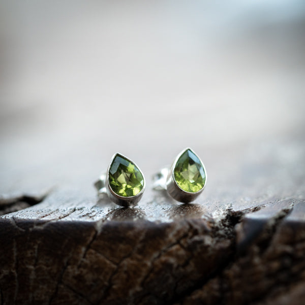 Dainty Cut Peridot Studs