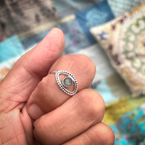 Eye Labradorite Ring