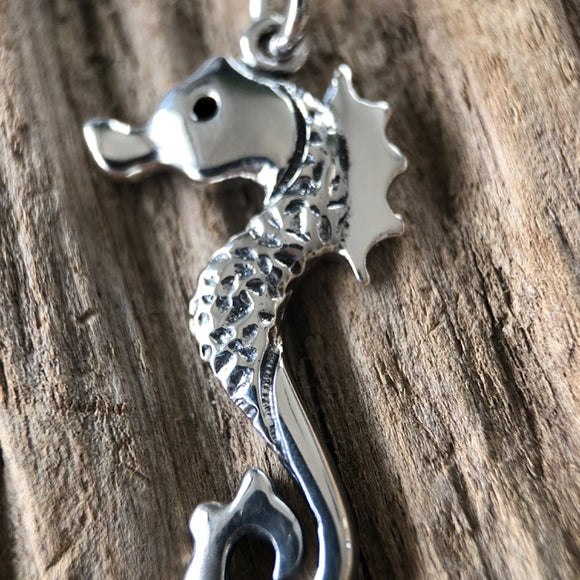 sterling silver seahorse pendant