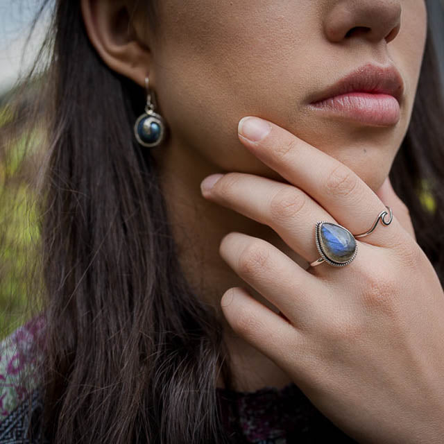 Large Teardrop Labradorite Ring