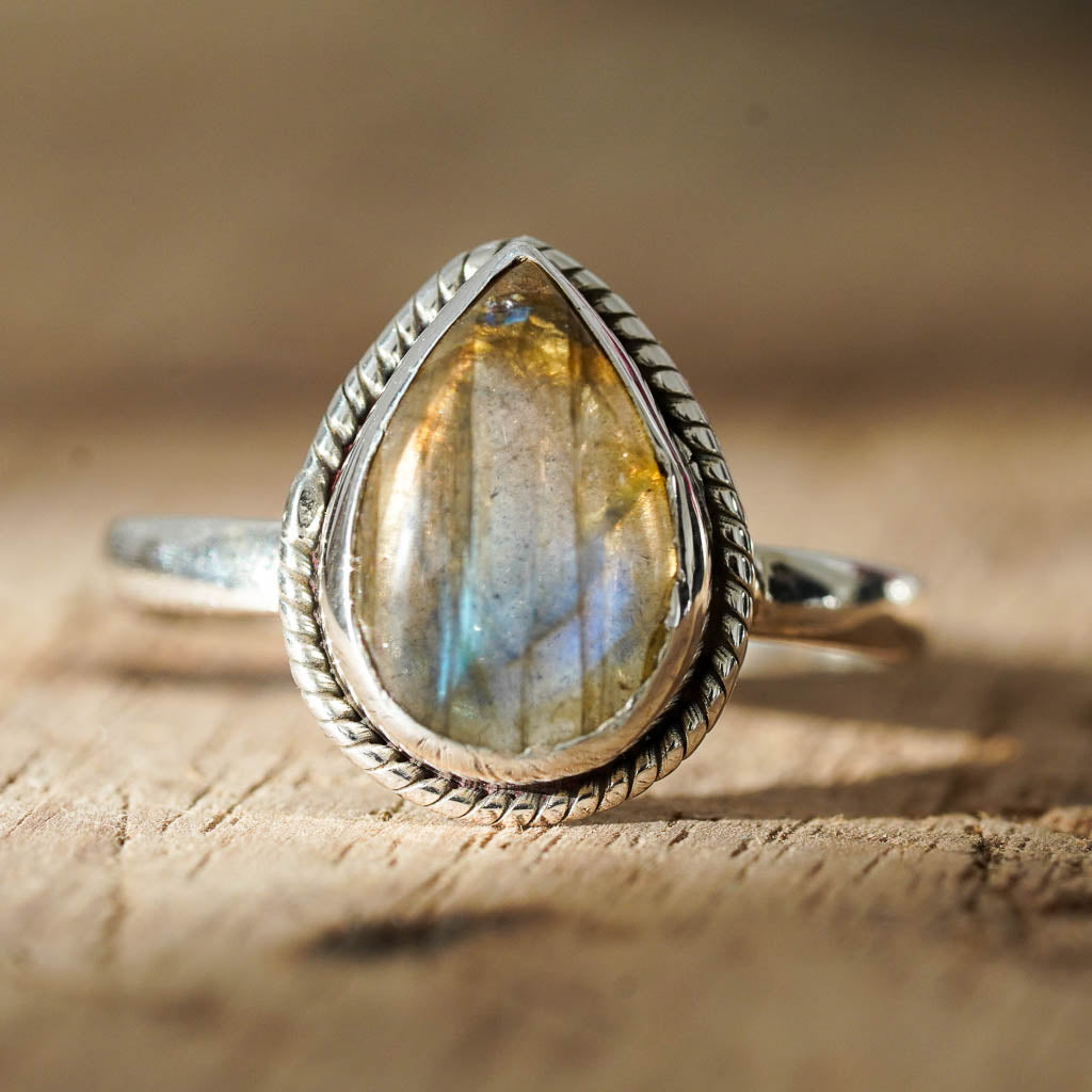 Raindrop Labradorite Ring