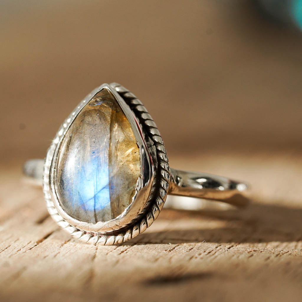Raindrop Labradorite Ring