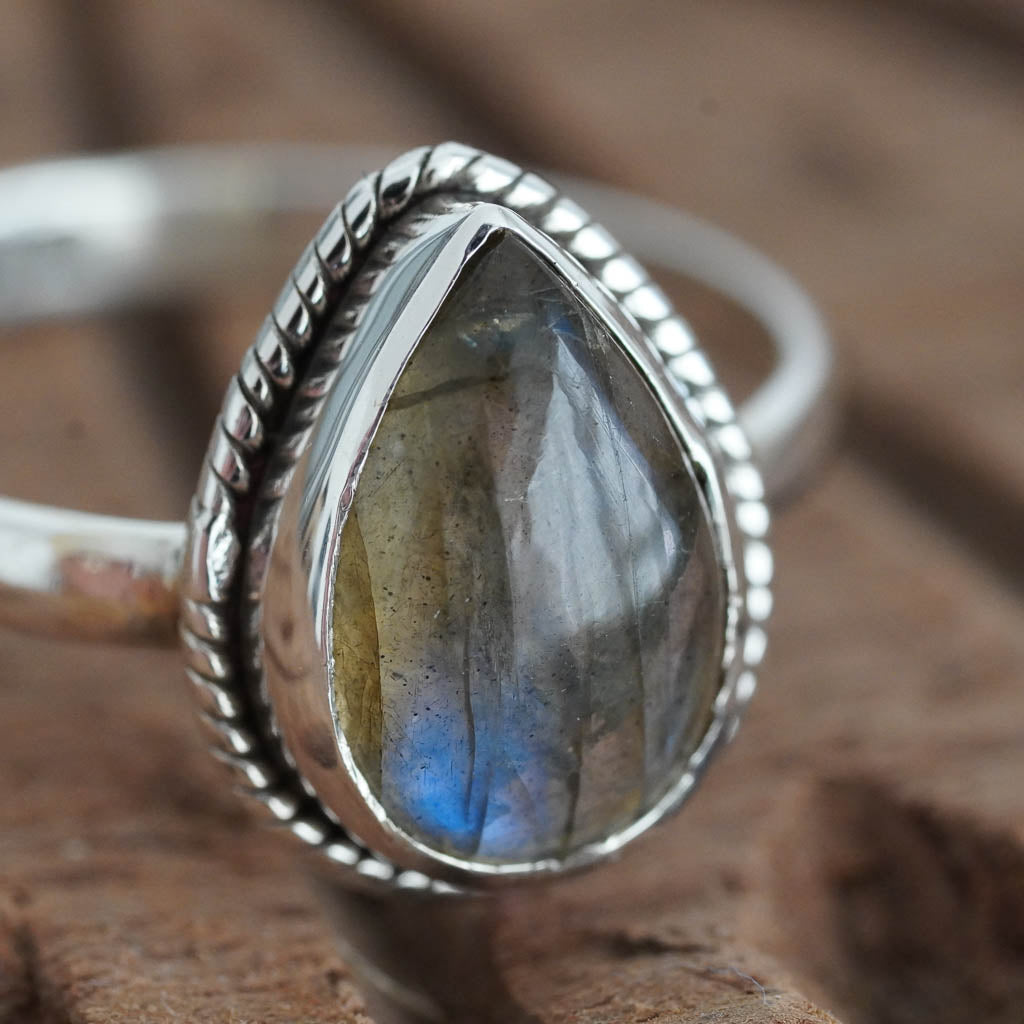 Raindrop Labradorite Ring