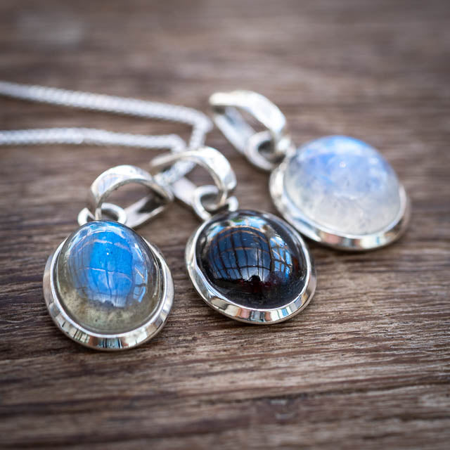 Oval Labradorite Necklace