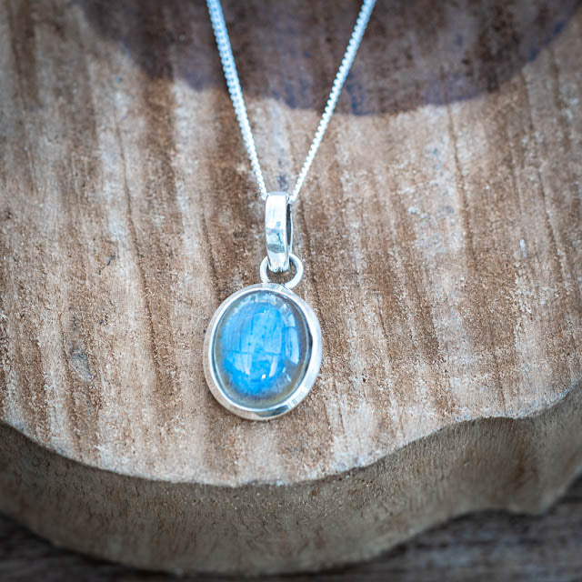 Oval Labradorite Necklace