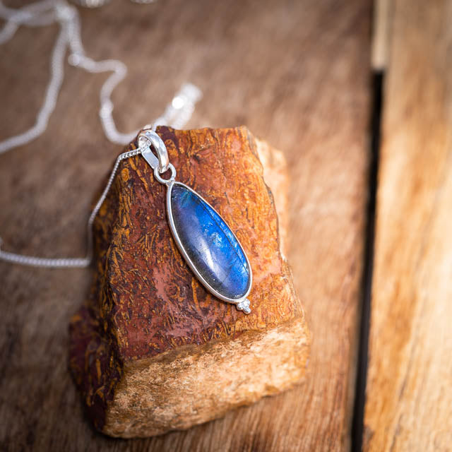 Labradorite necklace clearance