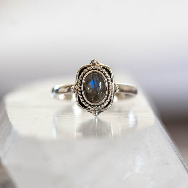 Alluring Labradorite Ring