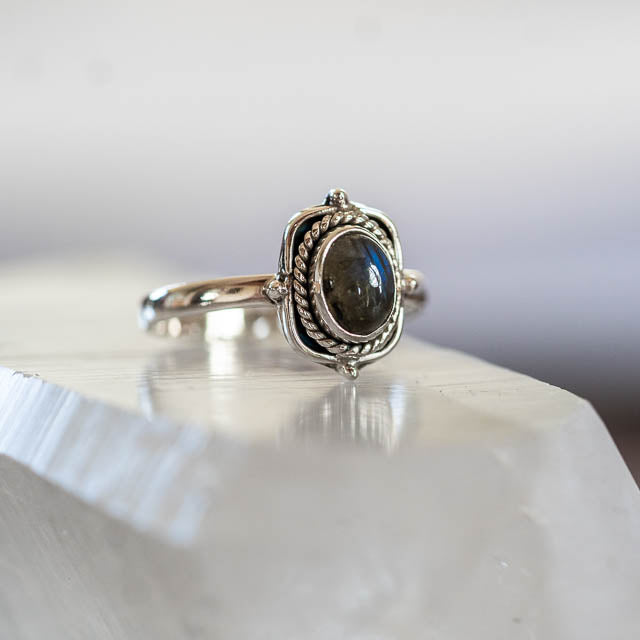 Alluring Labradorite Ring