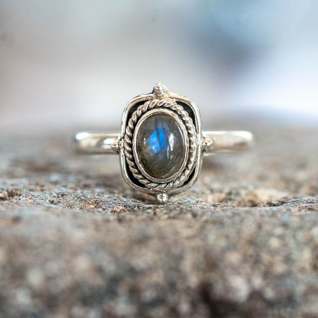 Alluring Labradorite Ring