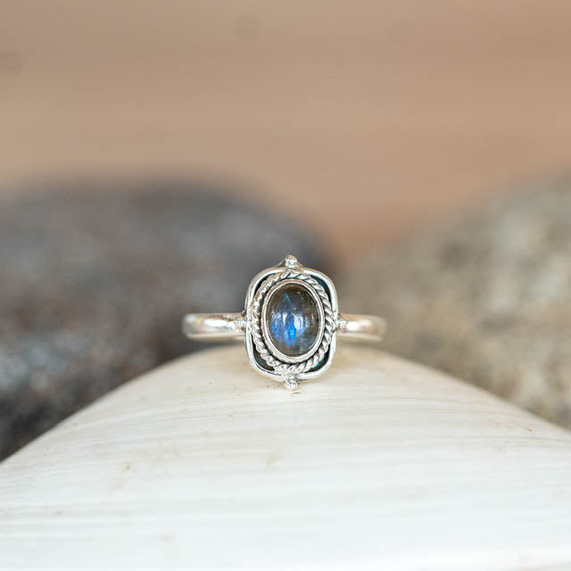 Alluring Labradorite Ring