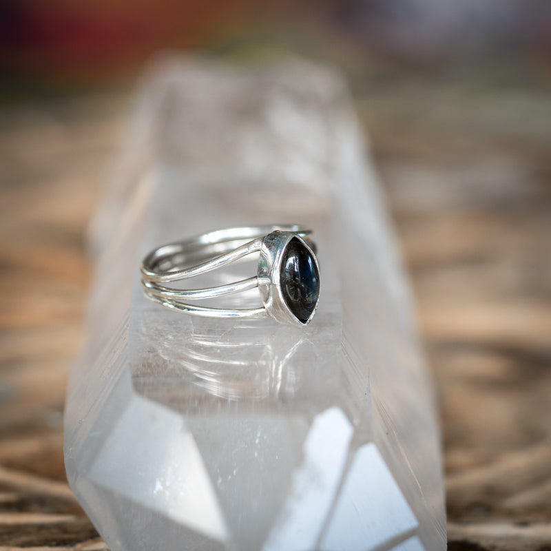 Three Shank Labradorite Ring