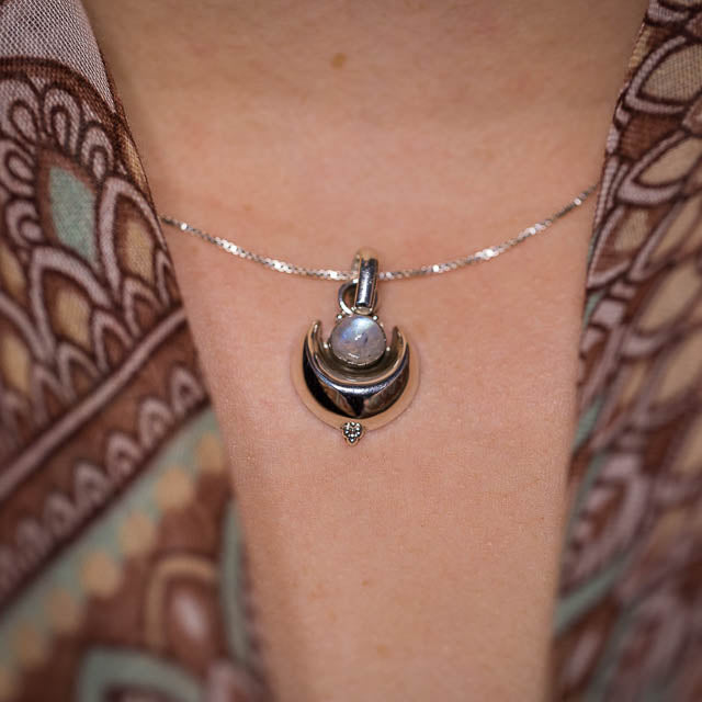 Cresent Moonstone Necklace