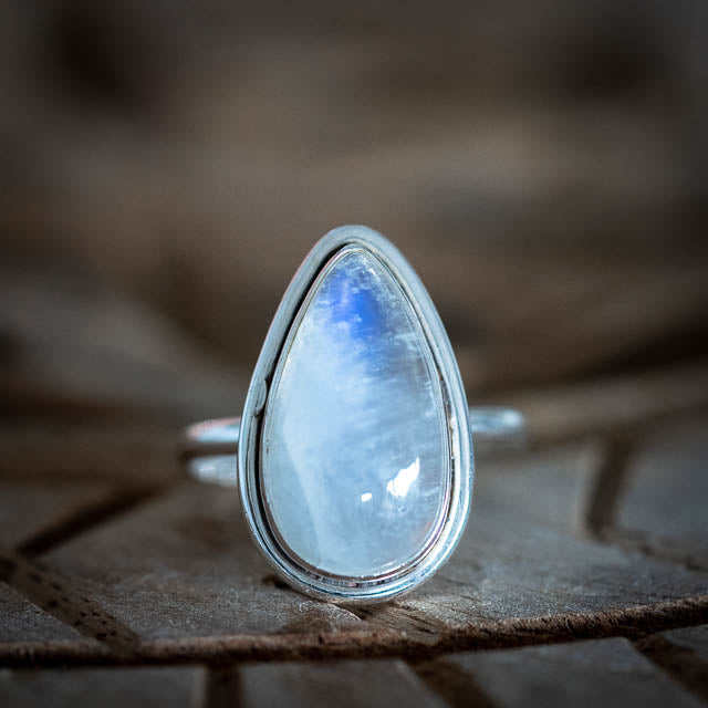 Moonstone Ring – Willemite Ceramics